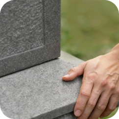 Fabricación y grabado de lápidas